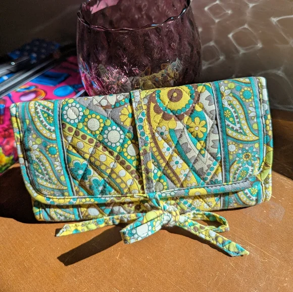 Vera Bradley Paisley Jewelry and cosmetics organizer - Picture 3 of 12